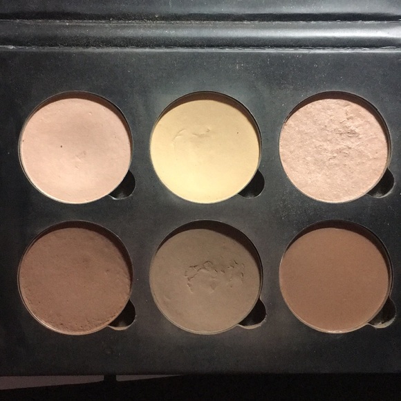 Anastasia Beverly Hills Other - anastasia contour kit - light